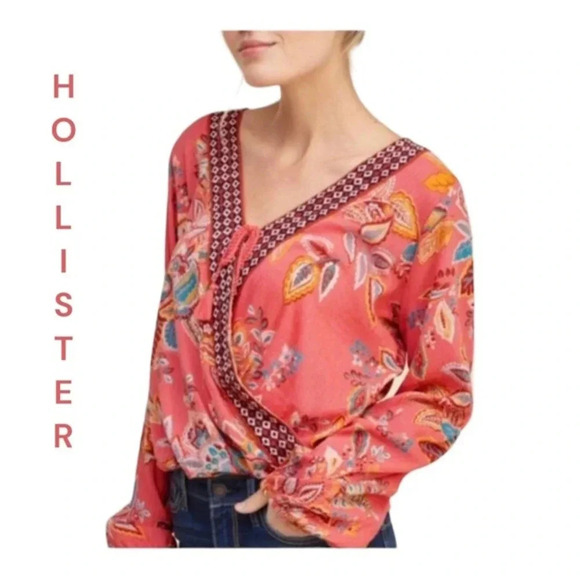 Hollister Tie in the‎ front Bohemian Top - Picture 1 of 7